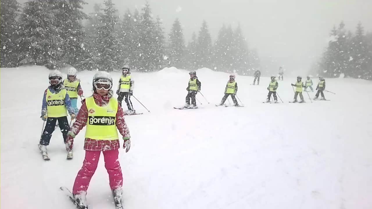 Kopaonik: Skijališta Srbije najavila su danas da će i ove godine omogućiti besplatno skijanje za decu iz opština u kojima se nalaze ski centri tog javnog pr ...