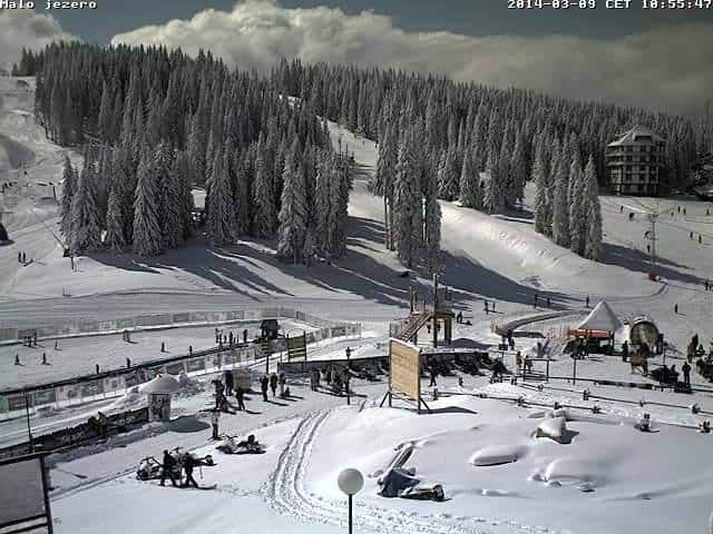 Na Kopu idealni uslovi za skijanje: Novih 20 centimetara snega koji je juče u toku dana pao u ski centru Kopaonik stvorili su pravi zimski raj u martu