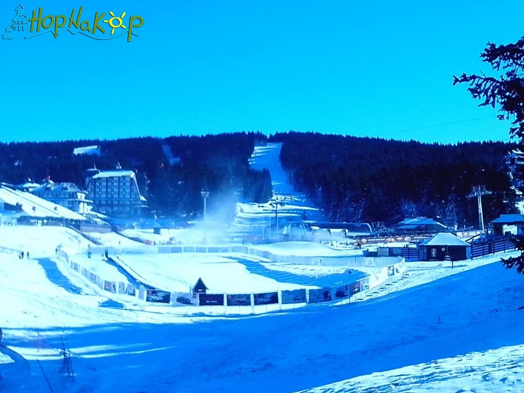 Prvi skijaški dan - Otvorena sezona: Prvog skijaškog dana na Kopaoniku skijalo je više od 1000 skijaša i bordera, i ujedno im je propala čast da otvore novu