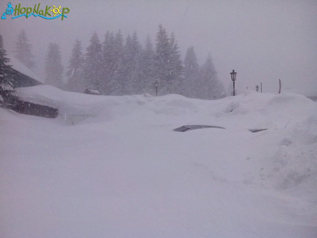 KOPAONIK: Snežne padavine na Kopaoniku počinju u četvrtak u toku dana, očekuje se da će napadati oko 20 cm snega za 12 sati. Mali prekid padavina biće u