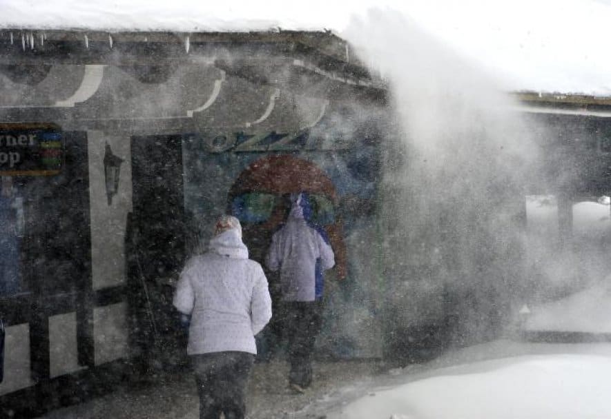 MEĆAVA NA KOPAONIKU: U 13 sati izmereno minus 6: Sneg umerenog intenziteta trenutno pada na Kopaoniku. Jak sneg trenutno pada na Zlatiboru i u Sjenici, a