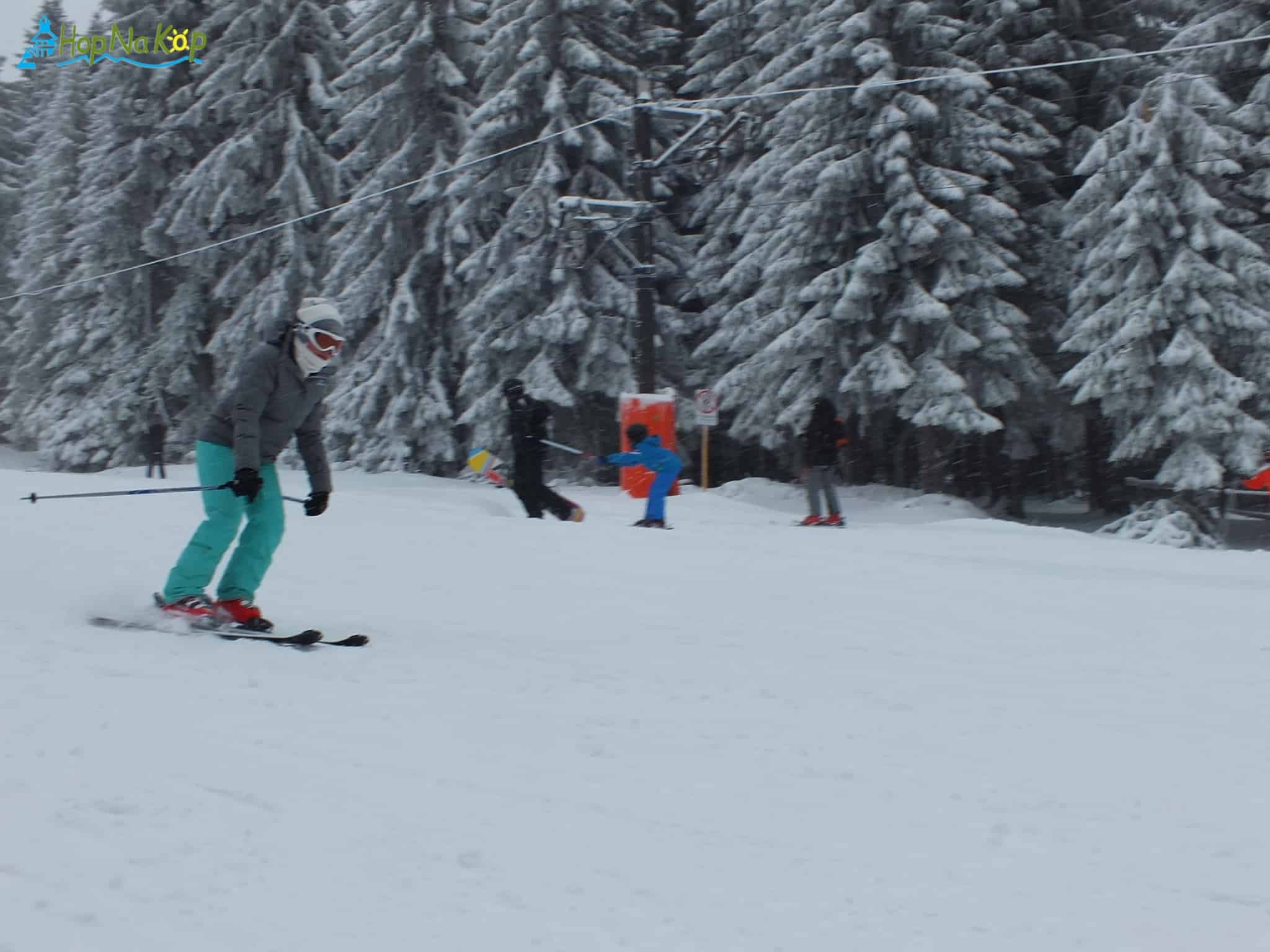 Od sutra duže skijanje na Kopaoniku: Od subote, 23. januara, sve instalacije u u ski centru Kopaonik rade pola sata duže,  do 16.30h.Skijaši i borderi