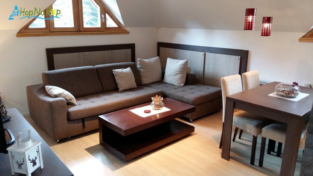 LAST MINUTE! Apartman u vili Jaram Cena četvorokrevetnog dupleks apartmana koji je trenutno slobodan do 24.01 iznosi 80e/noc Slike apartmana