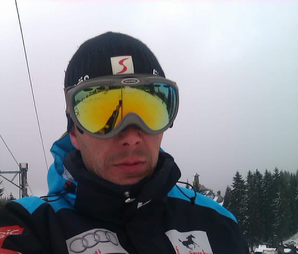 Ski instruktor Vlado Kovačević je jedan od najboljih ski instrugtora na Kopaoniku. Veliki broj mališana kao i odraslih početnika svoje prve skijaške korake
