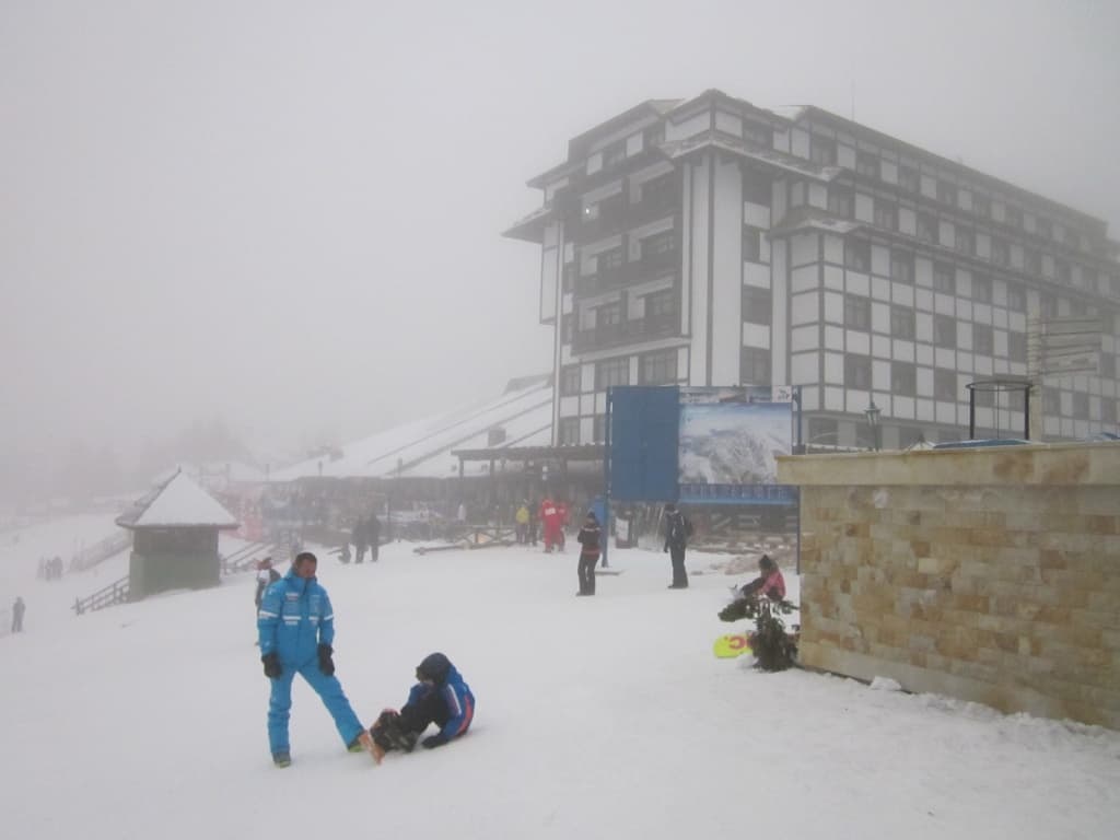 Na Kopaoniku rekordna posećenost za praznike: Više od 7 hiljada skijaša skijalo je 5. januara u ski centru Kopaonik. Što je najposećeniji dan