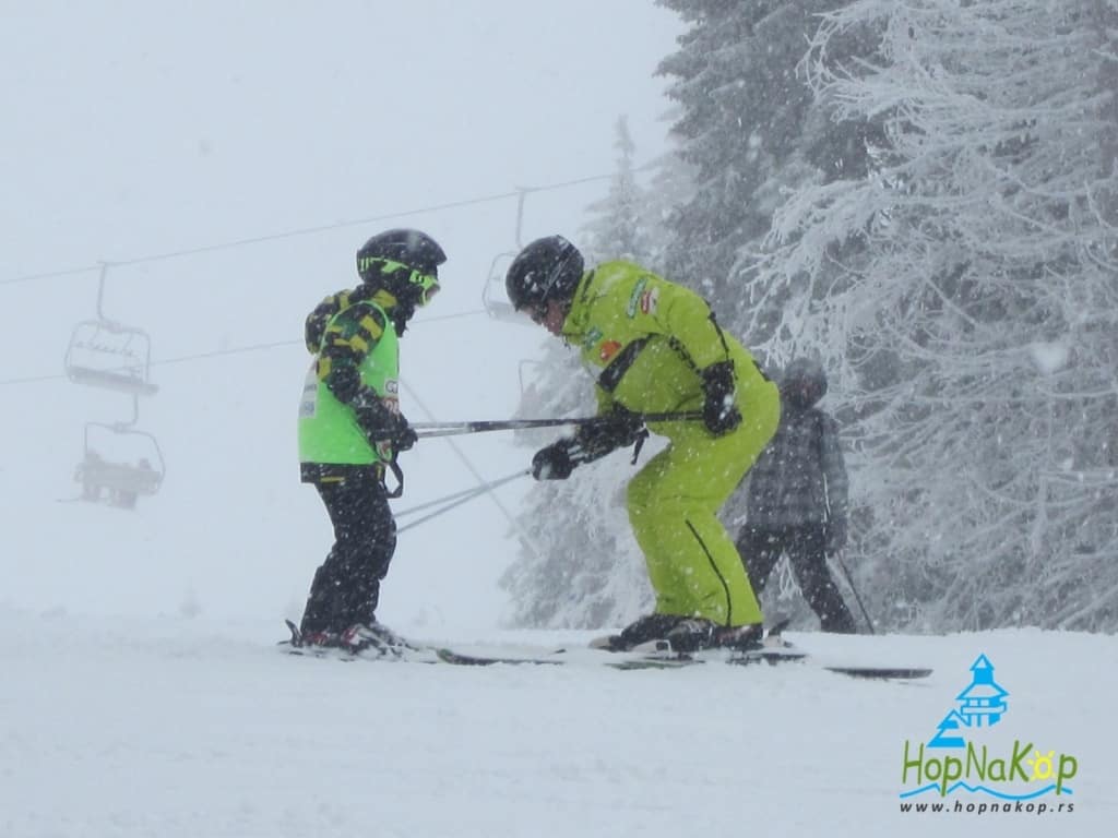 Ski instruktor Srba Radić, dugogodišnji vrhunski učitelj skijanja, poziva Vas da zajedno otvorite sezonu skijanja na Kopaoniku. Rezervišite vaše časove u da